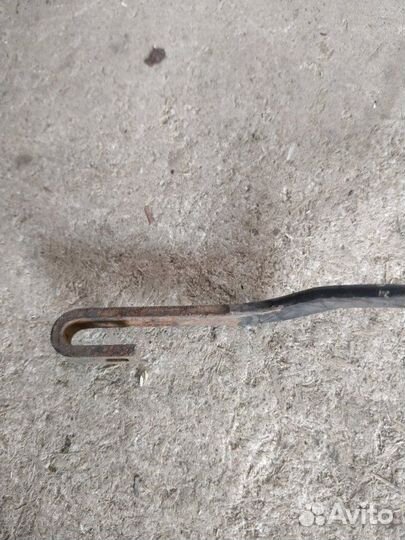 Поводок стеклоочистителя передний левый Hyundai