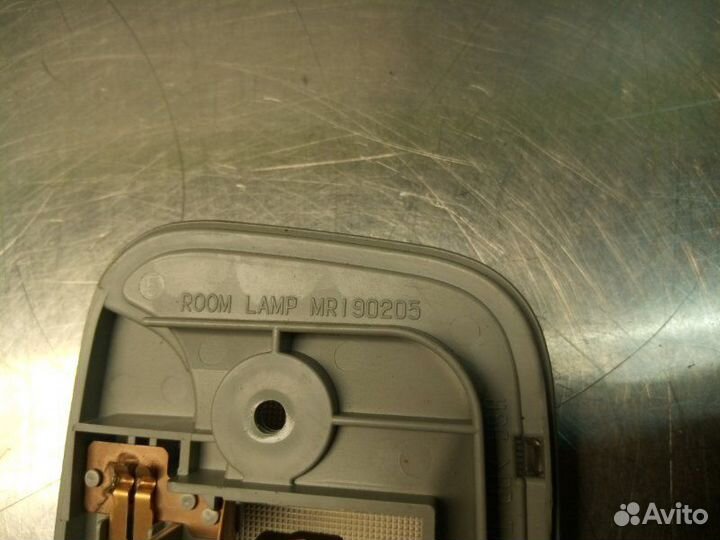 Плафон освещения салона задний Mitsubishi