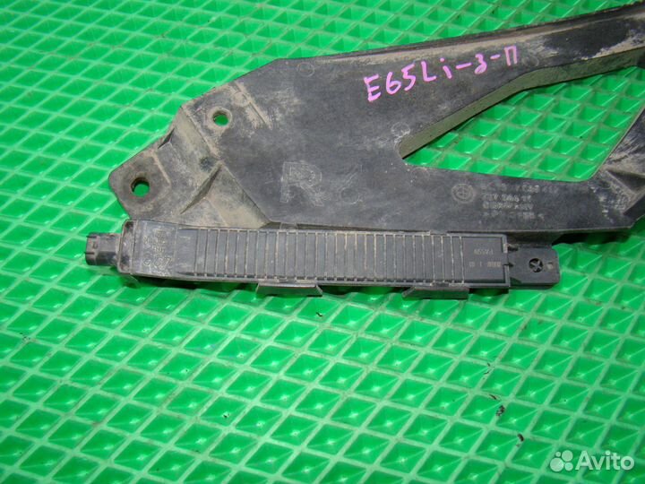 Кронштейн заднего бампера правый BMW 7 E65 бмв Е66