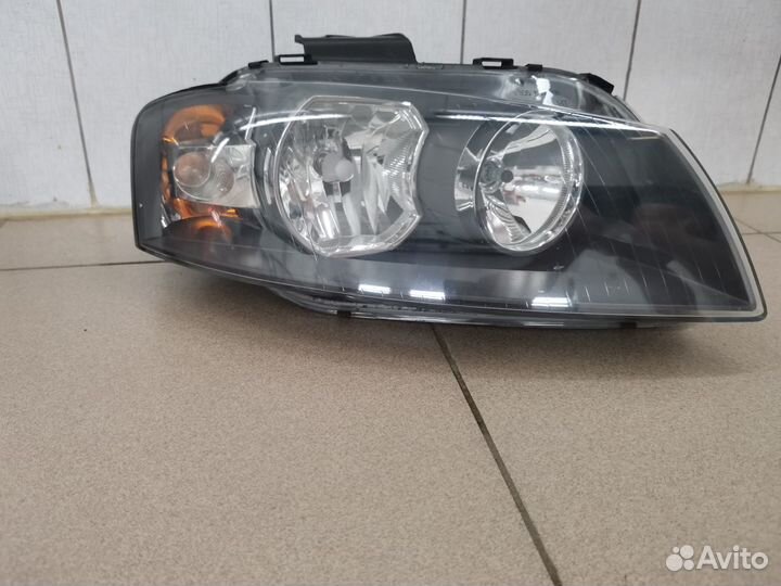 Фара правая оригинал Audi A3 8P 2004-2009