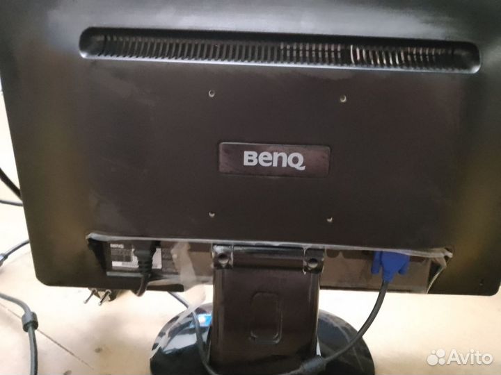 Монитор Benq, 21 дюйм в рабочем состоянии