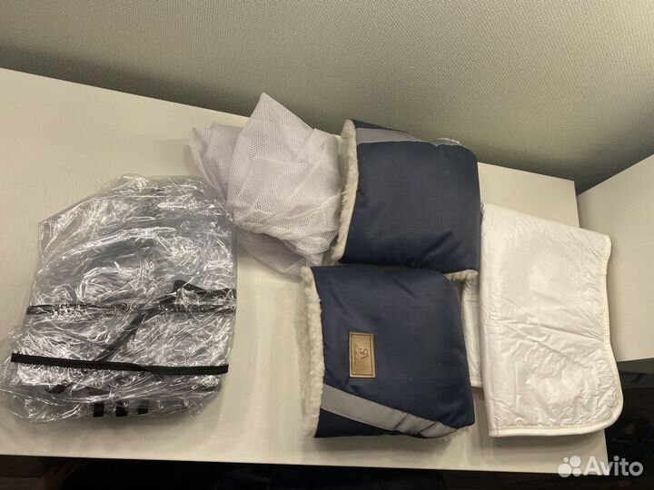 Коляска 2 в 1 Retrus Futuro Lux