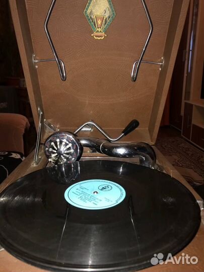 Патефон Молотов