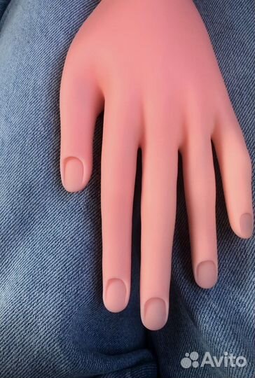 Тренировочная рука для маникюра