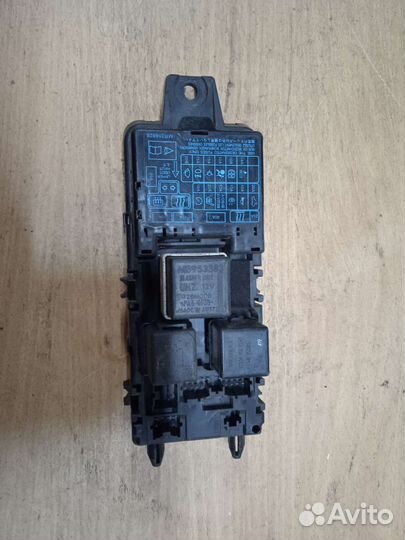 Блок предохранителей Mitsubishi carisma митсубиси