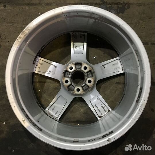 Комплект дисков Audi Q5 R20 8R0601025D