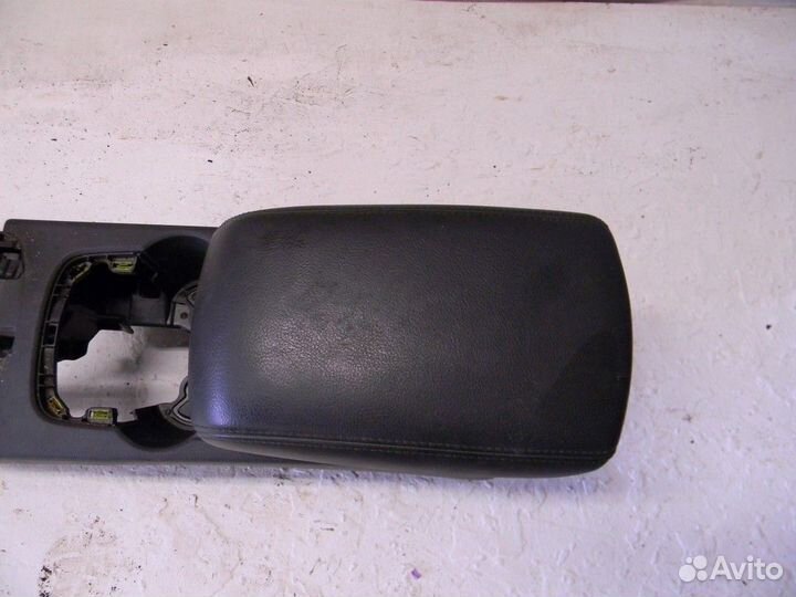 Подлокотник Focus III 2011