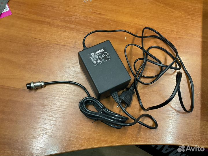 Блок питания Yamaha PA-20 для микшеров