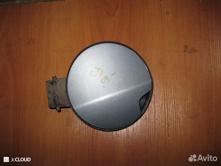 Лючок бензобака на citroen C3 A51