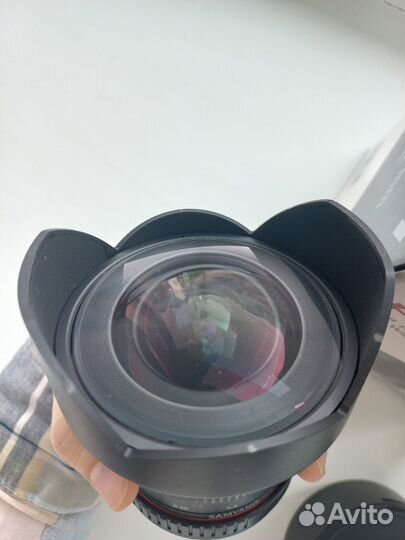 Объектив Samyang 14mm f/2.8 Canon
