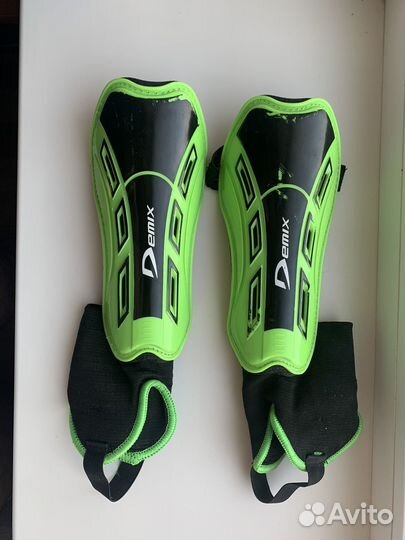 Футбольные щитки