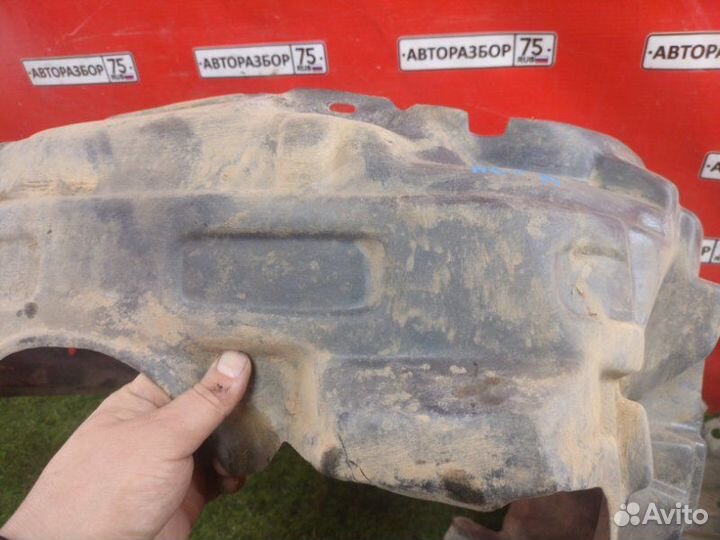 Подкрылок передний правый Toyota Probox NCP51V