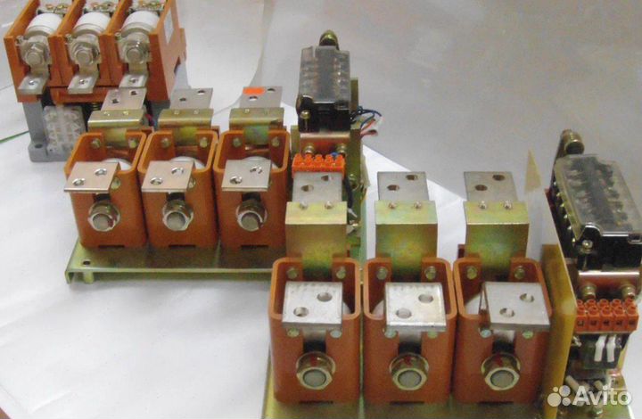 Контактор вакуумный