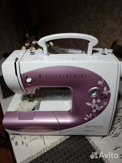 Швейная машинка Bernette Milan 5