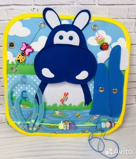 Развивающая книга из фетра ручной работы