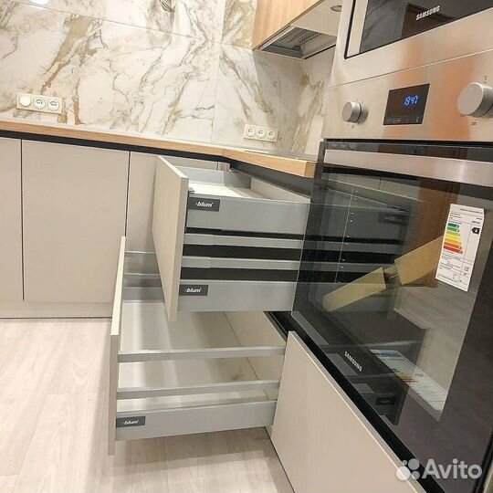 Кухня на заказ современная и функциональная