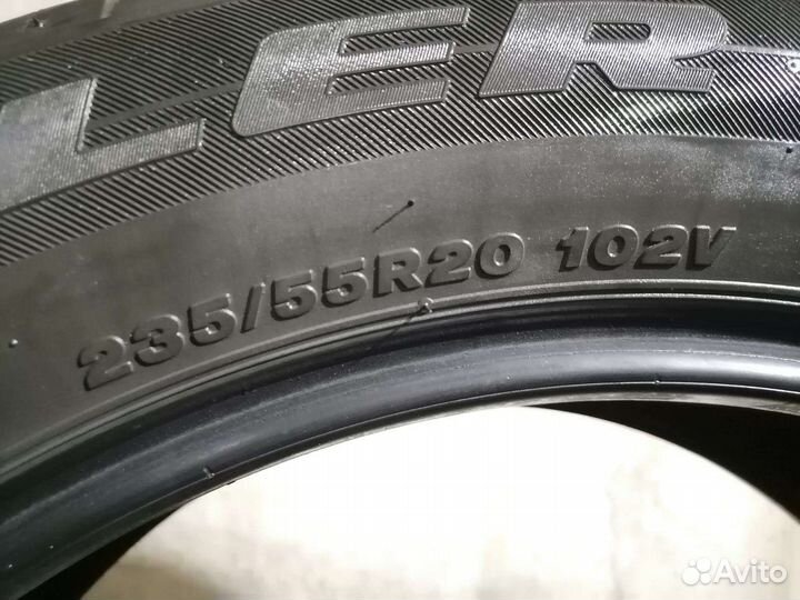 Bridgestone Dueler H/L 235/55 R20