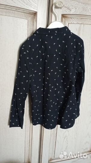 Продаю рубашку на мальчика,5- 6 лет