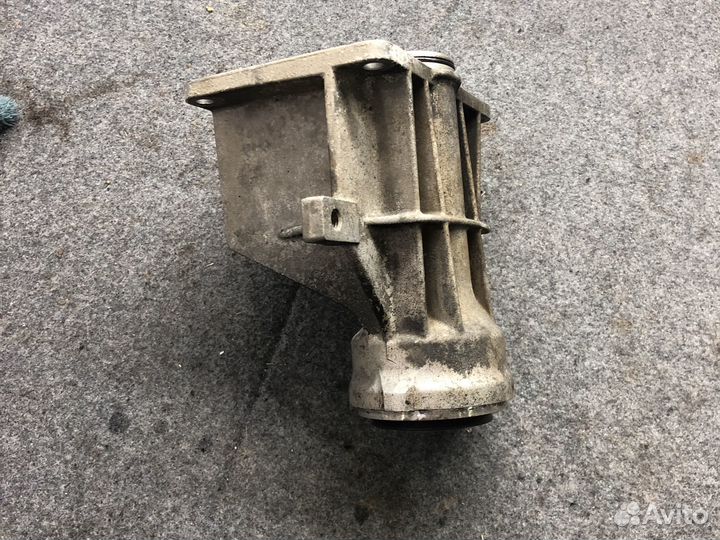 Опорный кронштейн бмв