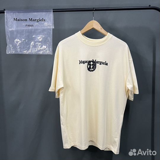Футболка Maison margela 22 календарь