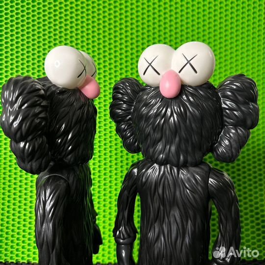 Фигурка kaws