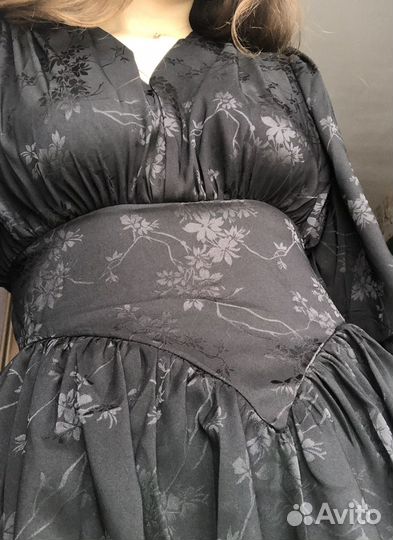 Платье с рукавами фанариками