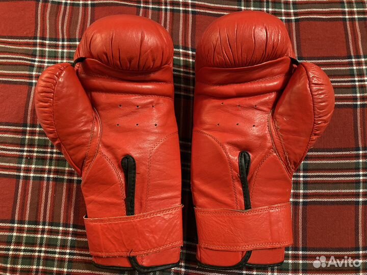 Боксерские перчатки