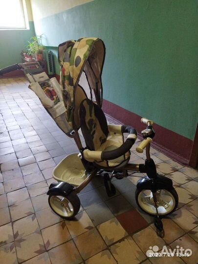 Детский трехколесный велосипед с ручкой