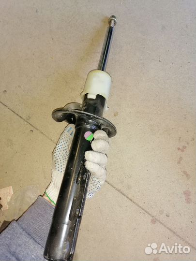 Стойка передняя левая ford Escort 7 оригинал