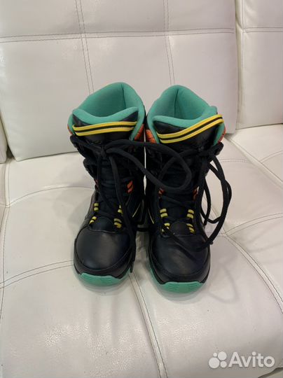 Сноубордические ботинки детские 36 р