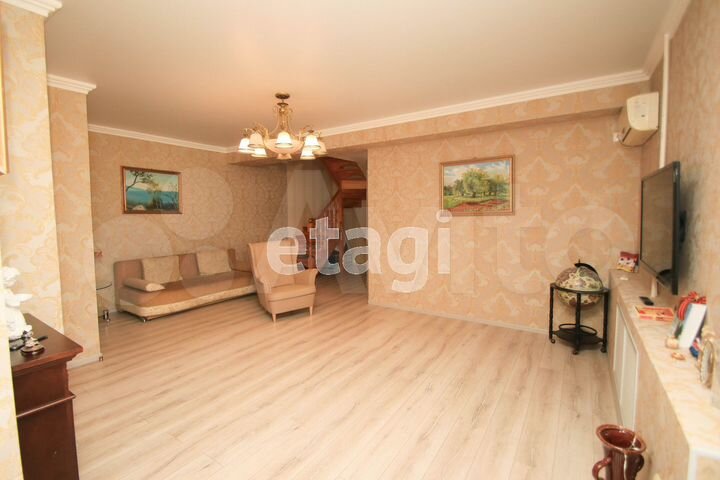 4-к. квартира, 128 м², 7/10 эт.