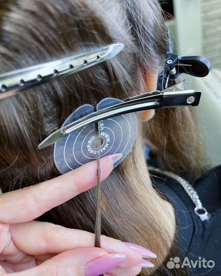 Коррекция наращенных волос