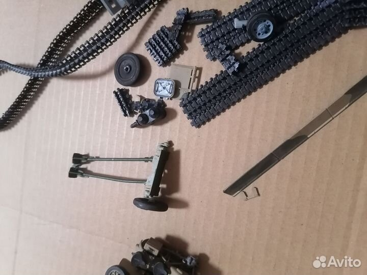 Сборные модели самолетов, танков, вертолетов