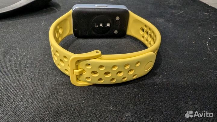 Huawei Band 9 желтый