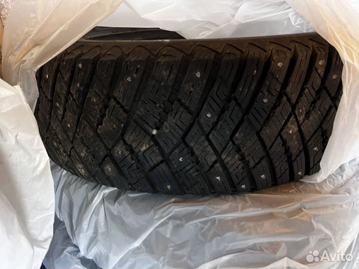 Goodyear Ultragrip Ice Arctic 225/65 R17