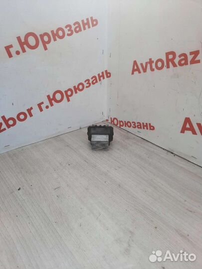Резистор отопителя Citroen C3 Picasso