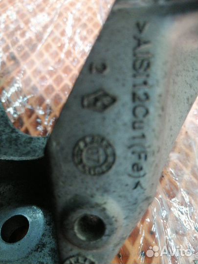 Кронштейн левый Audi A6 C6 4F ccea 2010