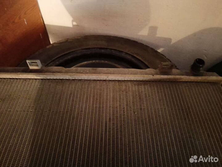 Радиатор охлажденияна nisan almera