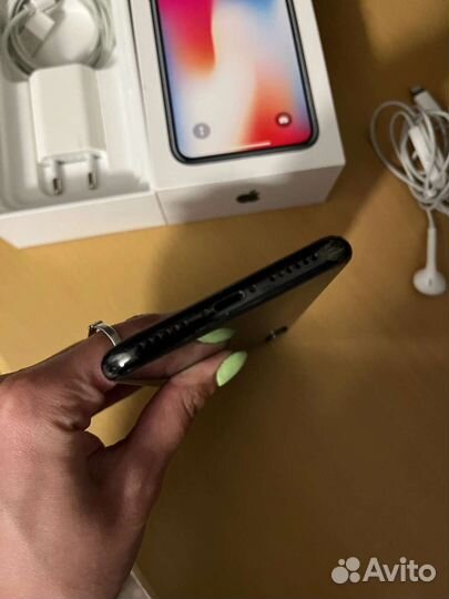 Телефон iPhone 10