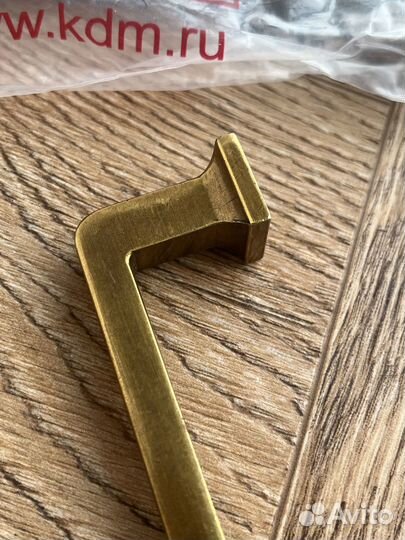 Мебельная ручка бронза