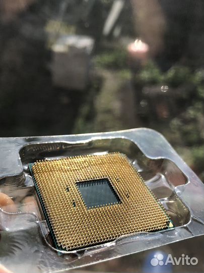 AMD Ryzen 3 2200G