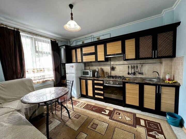 1-к. квартира, 42 м², 1/10 эт.