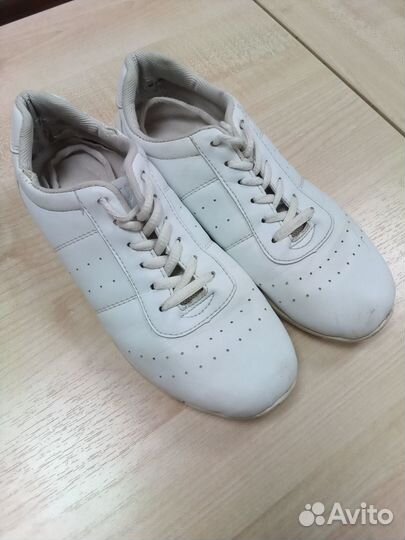 Кроссовки для спортивной аэробики 35 р. (22,5 см п
