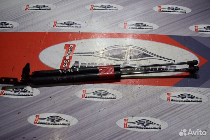 Амортизатор задней двери c Subaru Forester SG5 EJ2