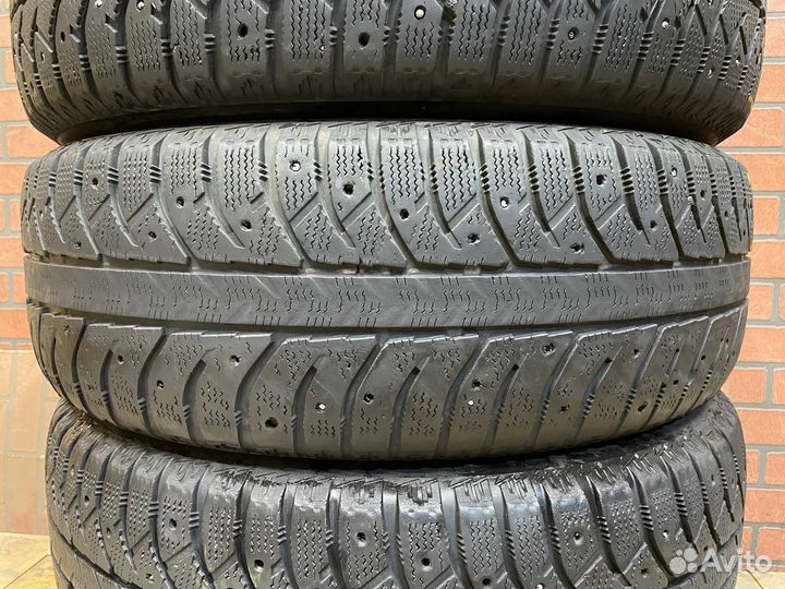 Bridgestone Ice Cruiser 7000S 225/65 R17 102T