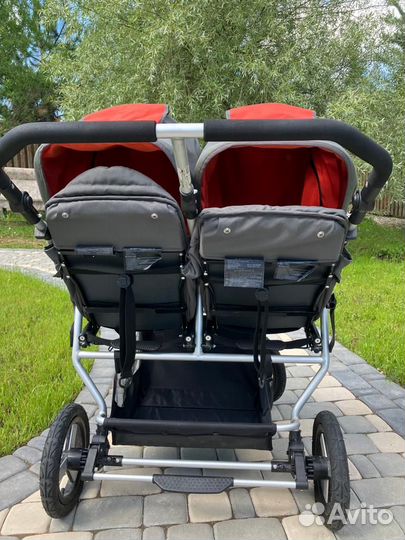 Универсальная коляска для двойни Bumbleride