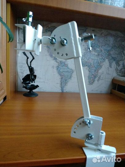 Настольный металлический станок для вышивания