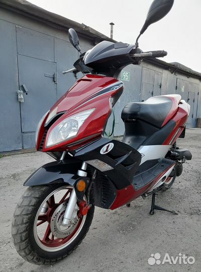 Скутер pirania 4T 50