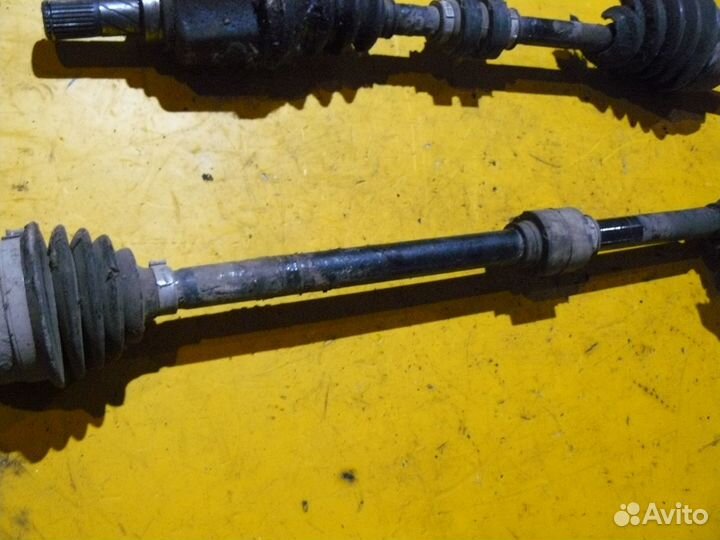 Приводной вал правый 1,4л для Nissan Note 2008г