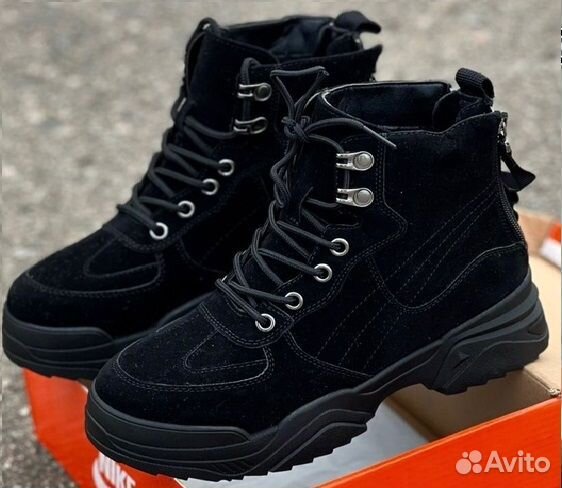 Новые ботинки